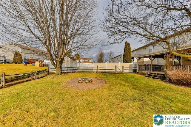 2565 Penns Ridge Boulevard, Forks Twp, PA 18040