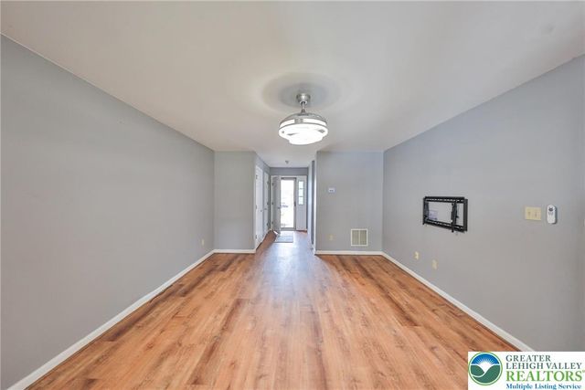 2565 Penns Ridge Boulevard, Forks Twp, PA 18040