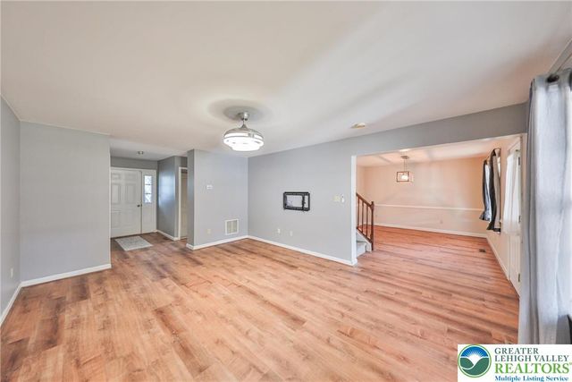 2565 Penns Ridge Boulevard, Forks Twp, PA 18040