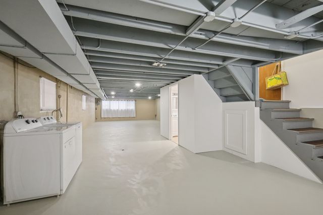 1711 W 43rd Street, Chicago, IL 60609