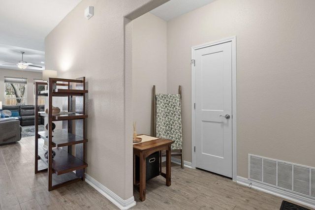 1720 Prather ST, Taylor, TX 76574