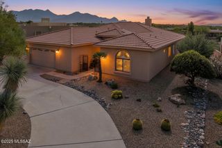 810 E Josephine Canyon Drive, Green Valley, AZ 85614