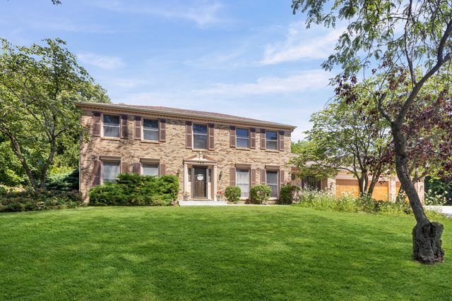 740 Cambridge Drive, Burr Ridge, IL 60527