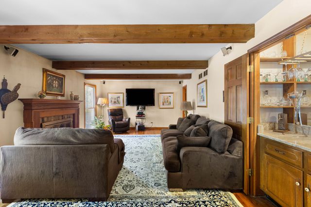 740 Cambridge Drive, Burr Ridge, IL 60527