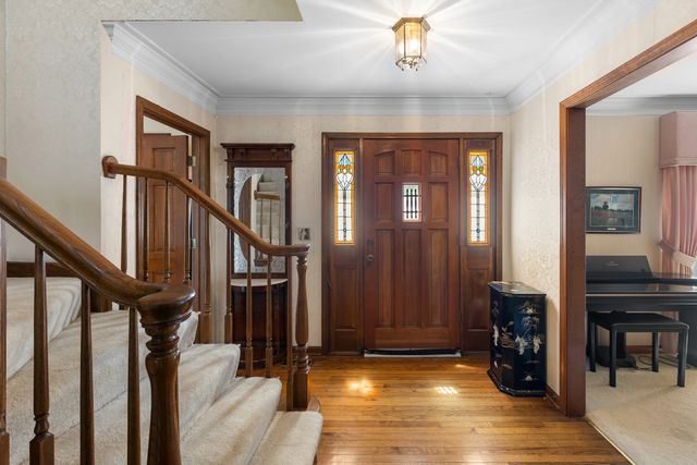740 Cambridge Drive, Burr Ridge, IL 60527