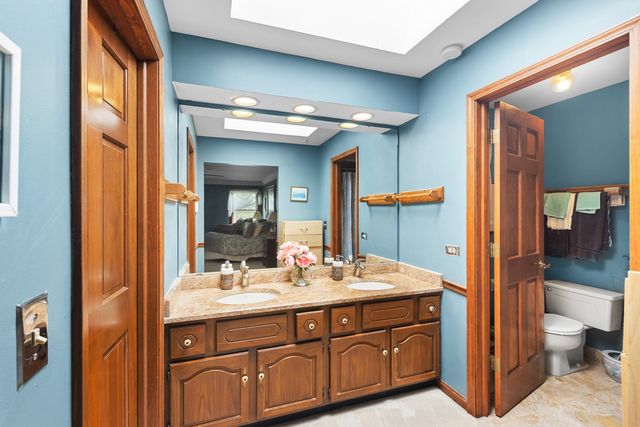 740 Cambridge Drive, Burr Ridge, IL 60527