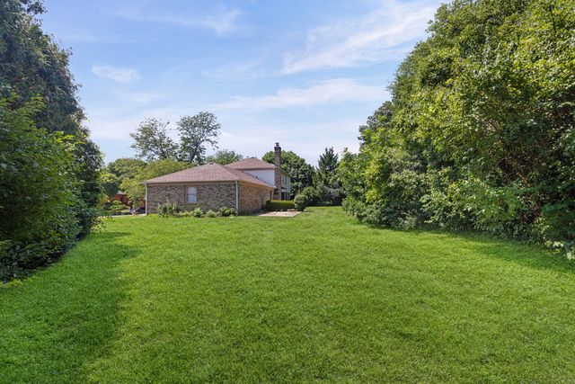 740 Cambridge Drive, Burr Ridge, IL 60527