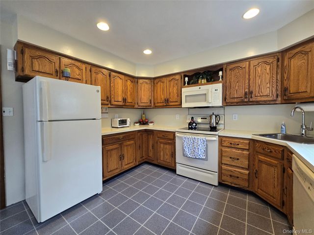 9 Milton Street, Sayville, NY 11782