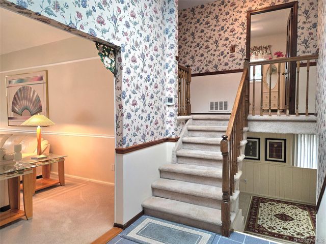 9 Milton Street, Sayville, NY 11782