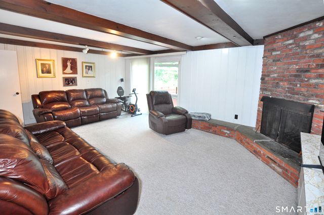 16 Miamis Road, West Hartford, CT 06117