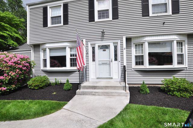 16 Miamis Road, West Hartford, CT 06117