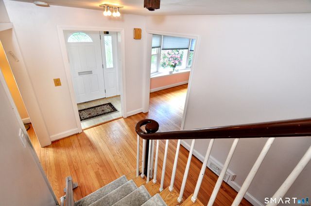 16 Miamis Road, West Hartford, CT 06117