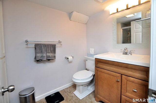 16 Miamis Road, West Hartford, CT 06117