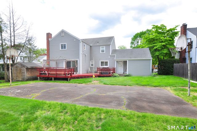 16 Miamis Road, West Hartford, CT 06117