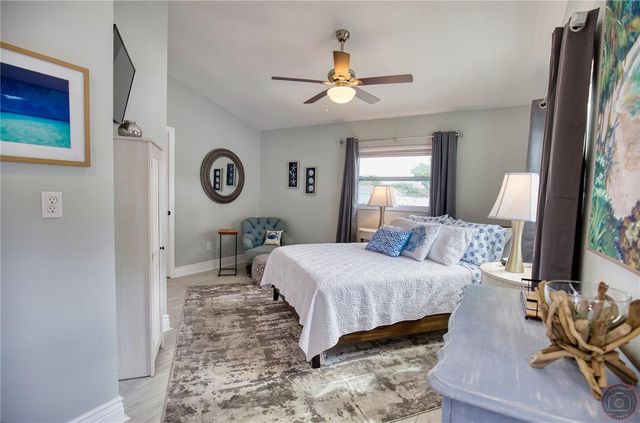 5042 LINDA STREET A, Venice, FL 34293