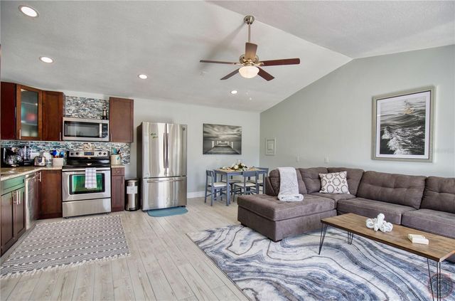 5042 LINDA STREET A, Venice, FL 34293