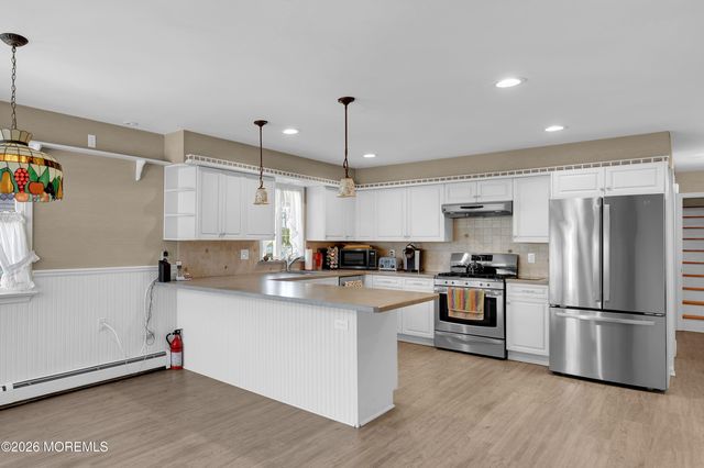 1 Tudor Avenue, Pine Beach, NJ 08741