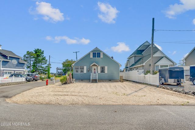 1 Tudor Avenue, Pine Beach, NJ 08741
