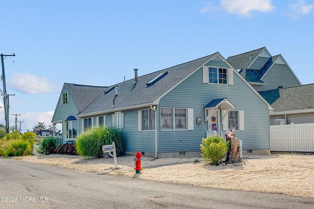 1 Tudor Avenue, Pine Beach, NJ 08741