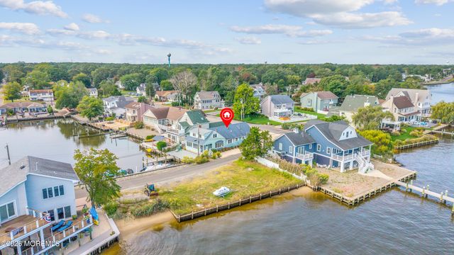 1 Tudor Avenue, Pine Beach, NJ 08741