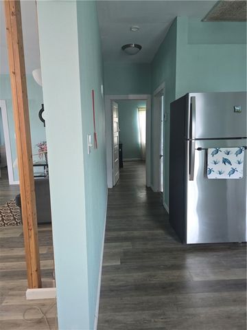 303 Elm St, Portland, TX 78374
