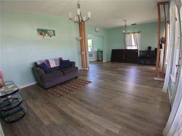 303 Elm St, Portland, TX 78374