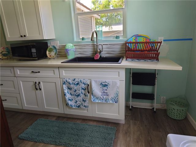 303 Elm St, Portland, TX 78374