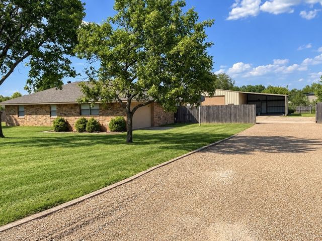 141 S Meadowbrook Drive, Pottsboro, TX 75076