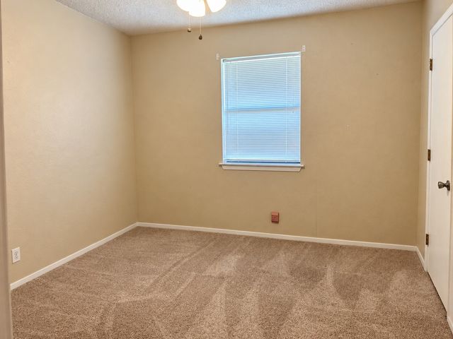 141 S Meadowbrook Drive, Pottsboro, TX 75076