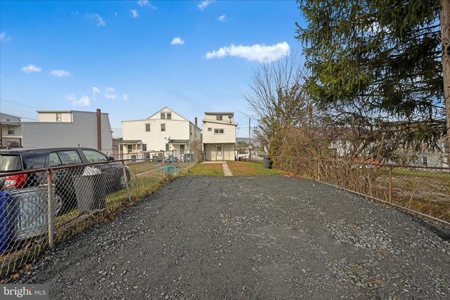 423 LYTLE ST, Minersville, PA 17954