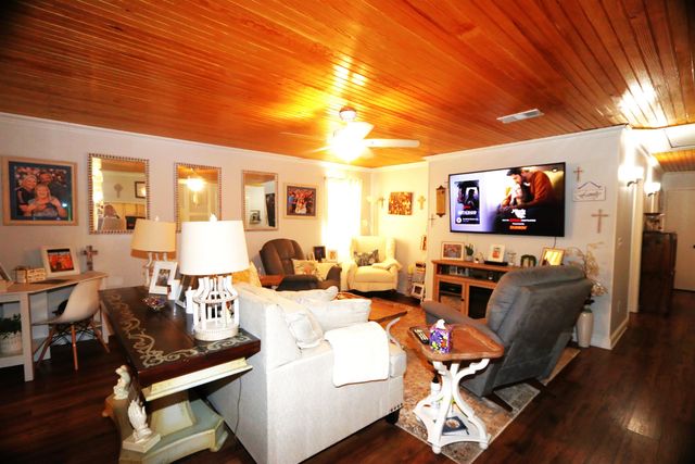 134 Rosethorne Ln, Grand Isle, LA 70358