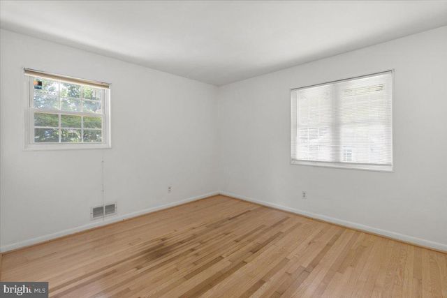 202 S CHERRY ST, Falls Church, VA 22042