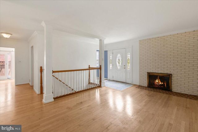 202 S CHERRY ST, Falls Church, VA 22042