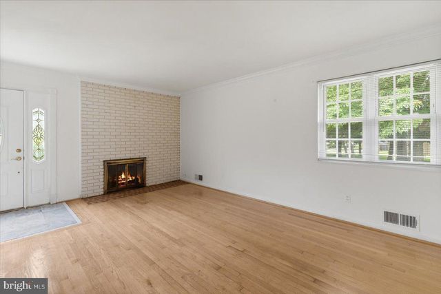 202 S CHERRY ST, Falls Church, VA 22042