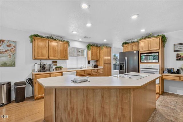 3460 Blue Blossom Drive, Medford, OR 97504