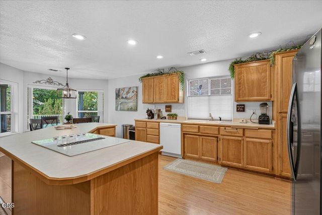 3460 Blue Blossom Drive, Medford, OR 97504