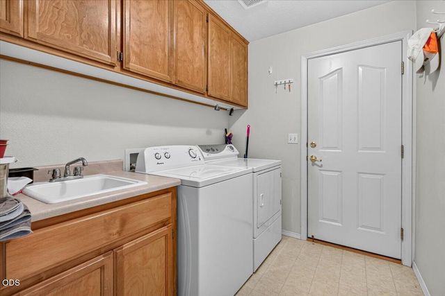 3460 Blue Blossom Drive, Medford, OR 97504
