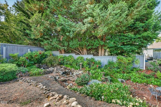 3460 Blue Blossom Drive, Medford, OR 97504