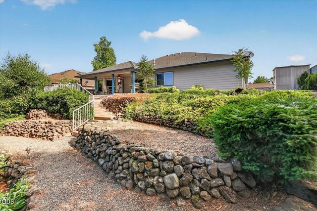 3460 Blue Blossom Drive, Medford, OR 97504