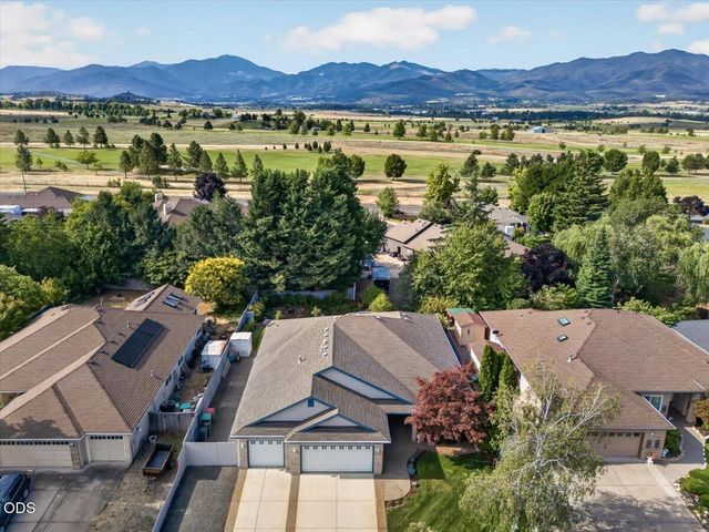 3460 Blue Blossom Drive, Medford, OR 97504