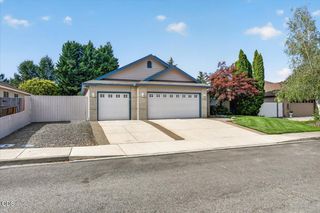 3460 Blue Blossom Drive, Medford, OR 97504