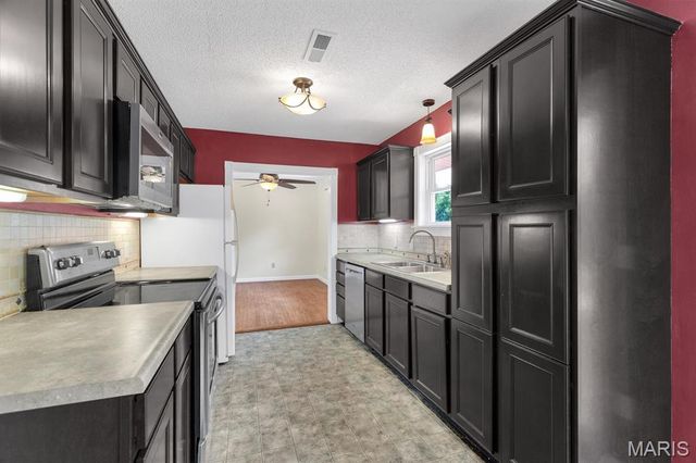 4 Woodland Oaks Drive, Union, MO 63084