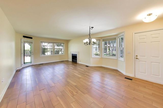 3278 N Carriageway Drive 0, Arlington Heights, IL 60004