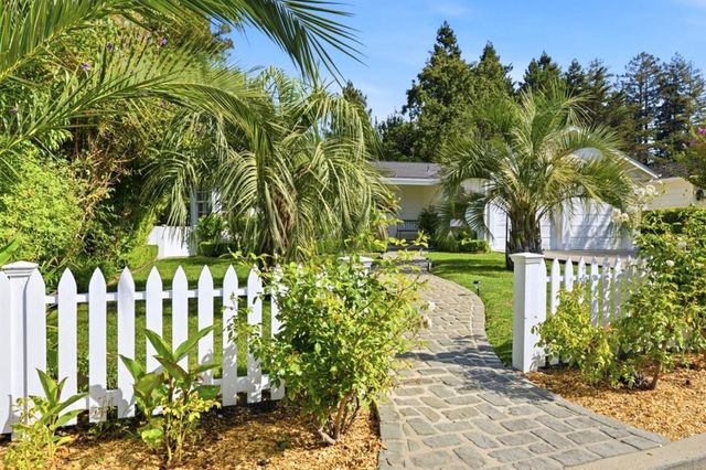 2 Bradley Court, Redwood City, CA 94061