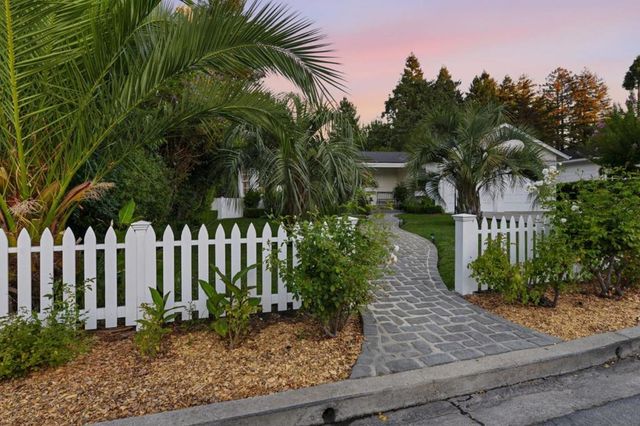 2 Bradley Court, Redwood City, CA 94061