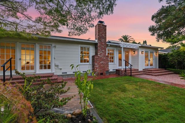 2 Bradley Court, Redwood City, CA 94061