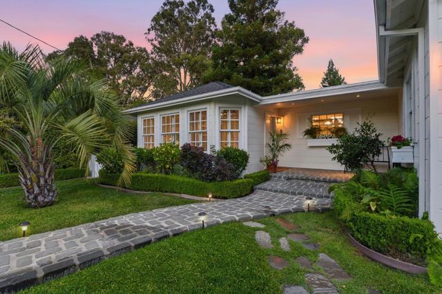 2 Bradley Court, Redwood City, CA 94061
