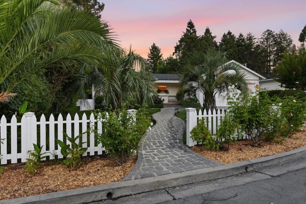 2 Bradley Court, Redwood City, CA 94061