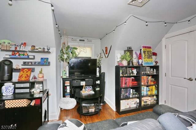99 E 7Th St, Clifton City, NJ 07011