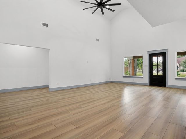 4004 Pueblo Court, Granbury, TX 76048
